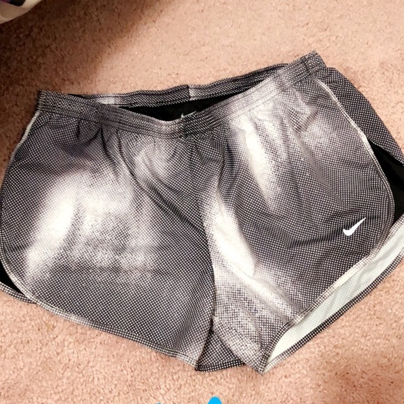 A package of 6 Nike Dri-Fit shorts! - Picture 2 of 6